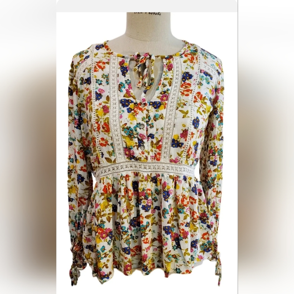 Jessica Simpson Boho Floral Peasant Blouse With Lace Trim Size‎ S